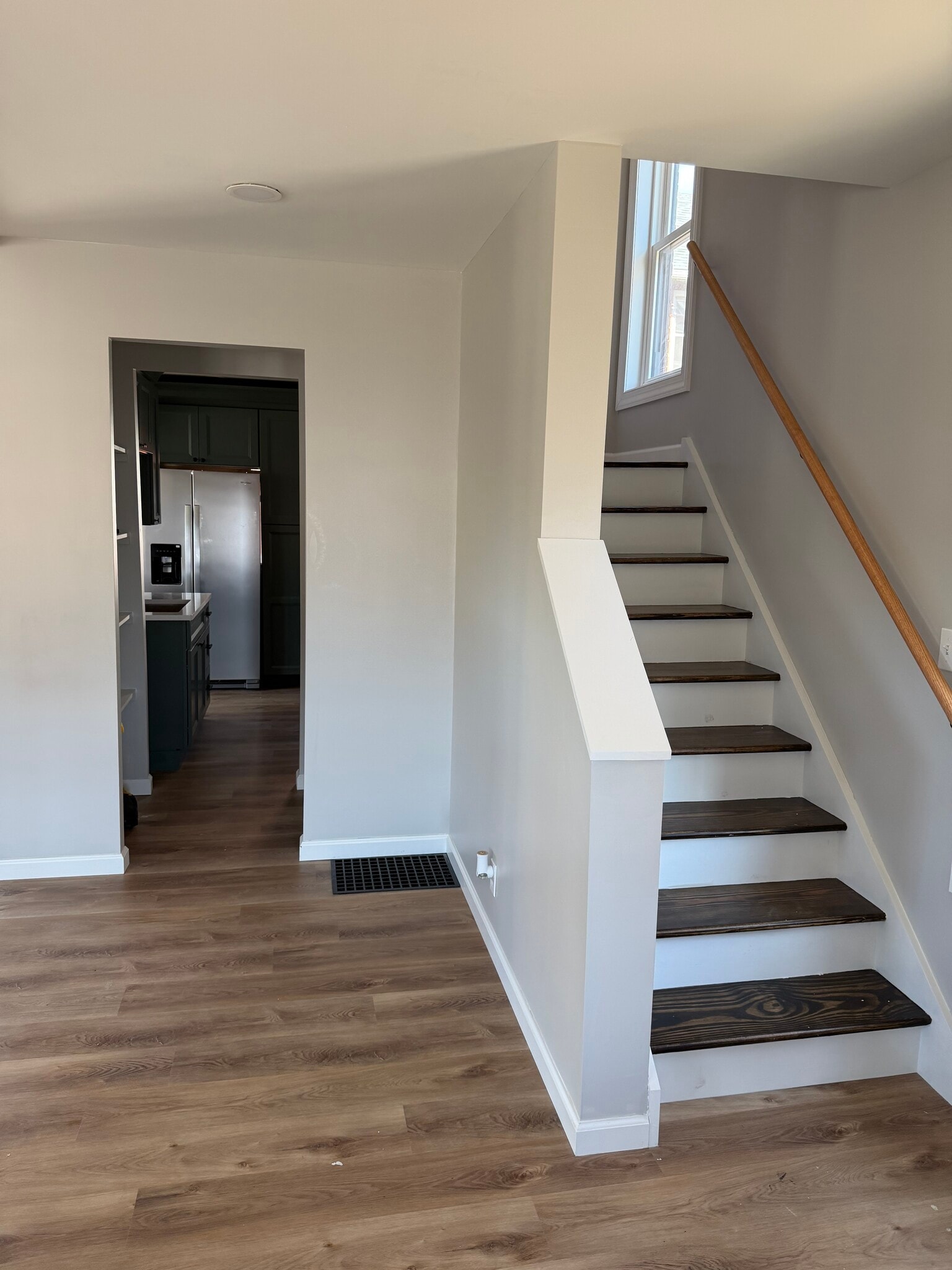 Building Photo - 301 Holland St