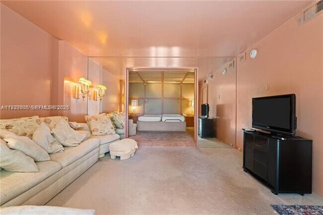 Building Photo - 11111 Biscayne Blvd