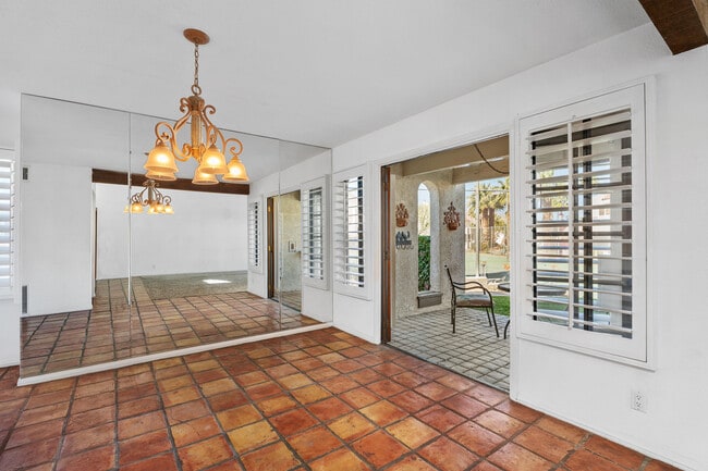 Building Photo - 73322 Shadow Mountain Dr