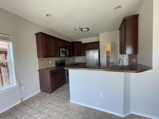 Primary Photo - 127 Castleridge Dr