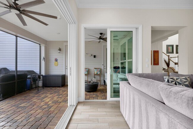 Building Photo - 2839 Montilla Dr