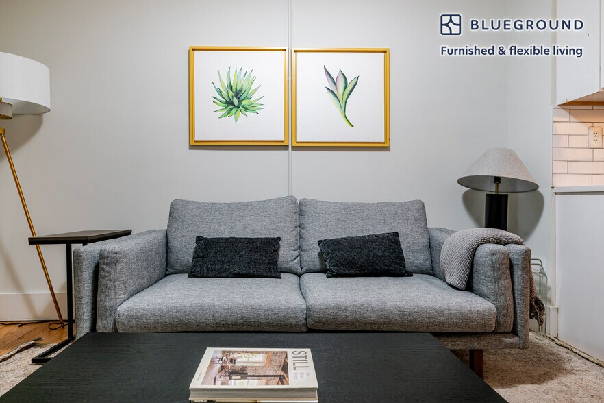 Building Photo - 152 Salem St