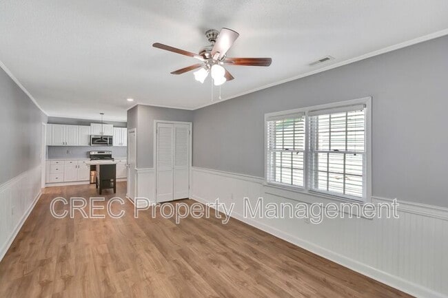 Building Photo - 204 S Hampton St