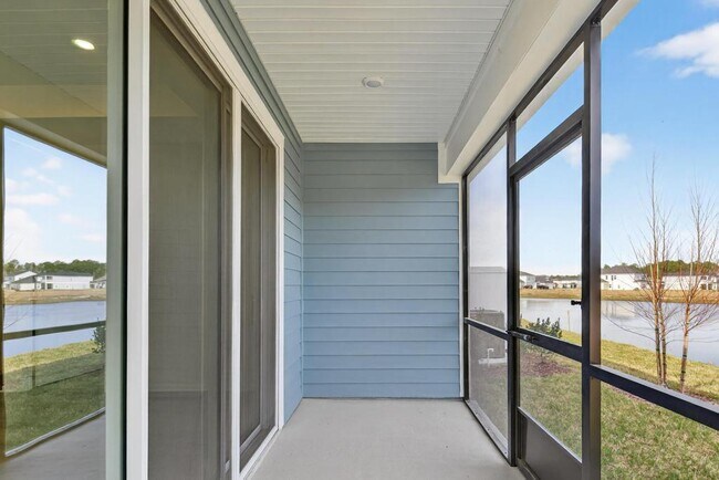 Building Photo - 368 Woods Ln