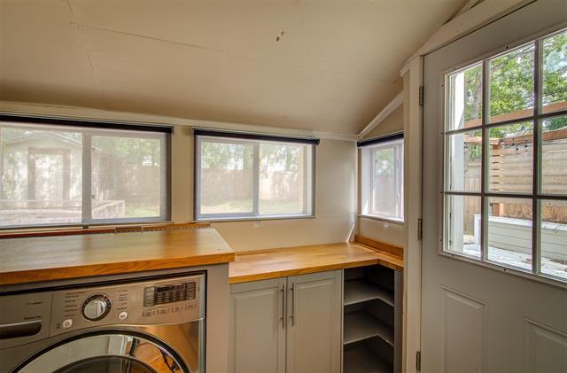 Building Photo - 3820 El Campo Ave