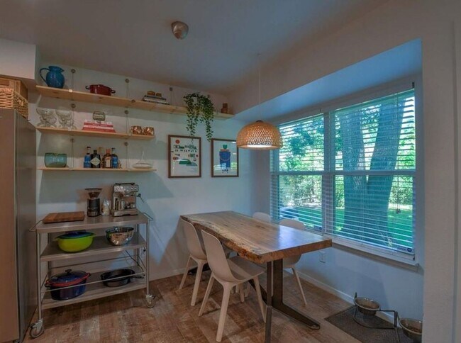 Building Photo - 6605 Clubway Ln