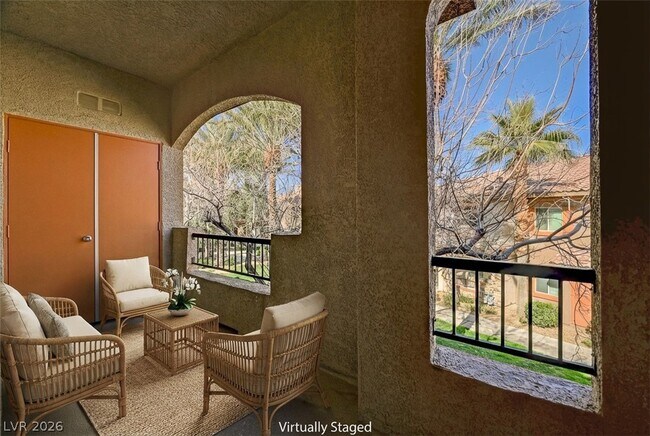 Building Photo - 7701 W Robindale Rd