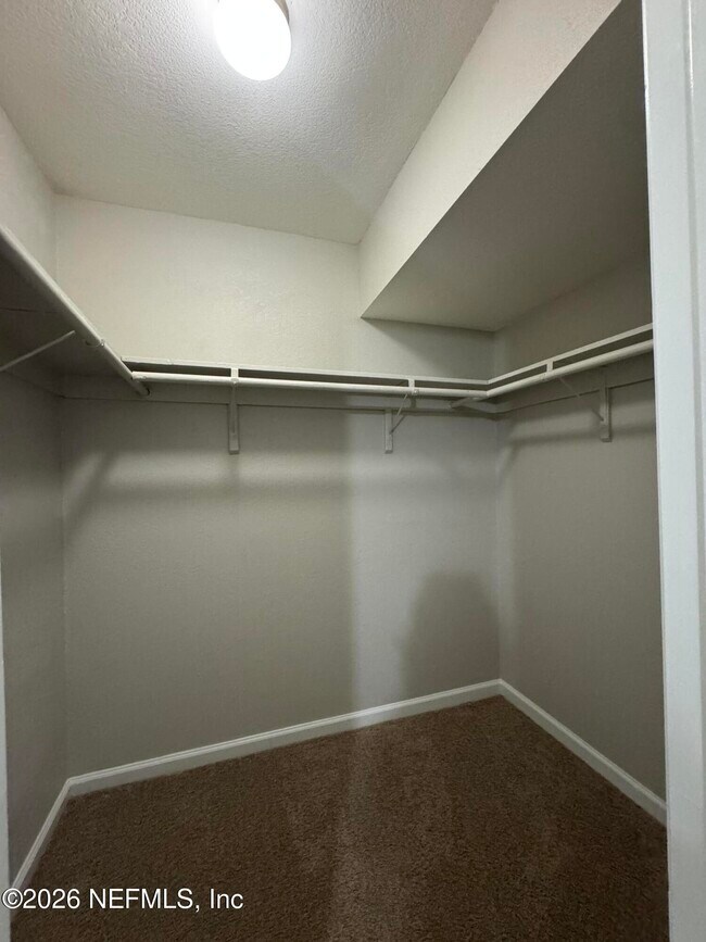 Building Photo - 8880 Old Kings Rd S