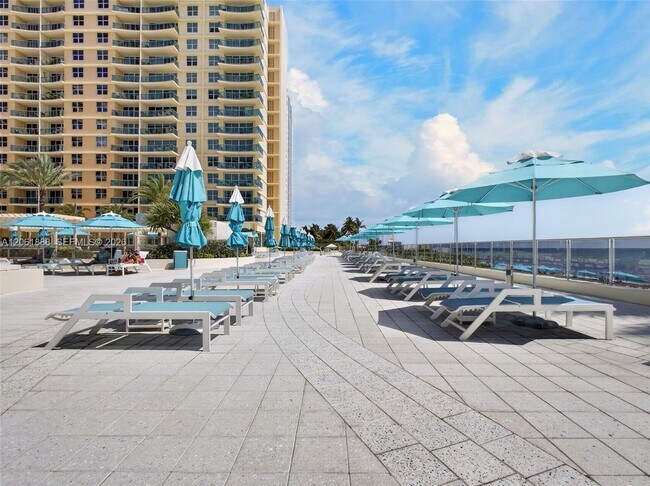 Building Photo - 2501 S Ocean Dr