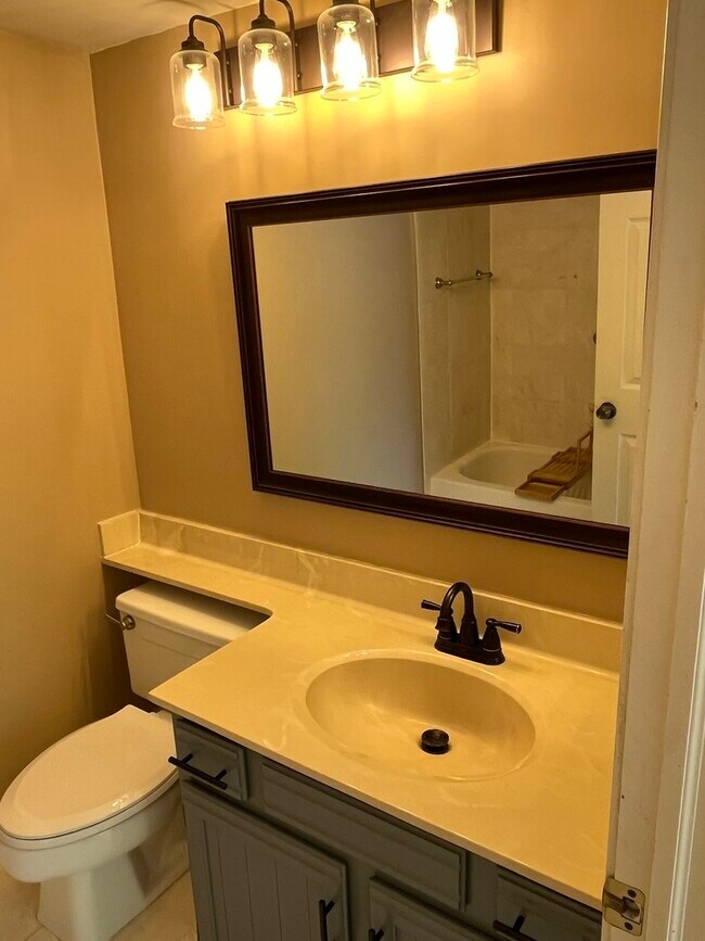 Building Photo - 275 Hickory Ln