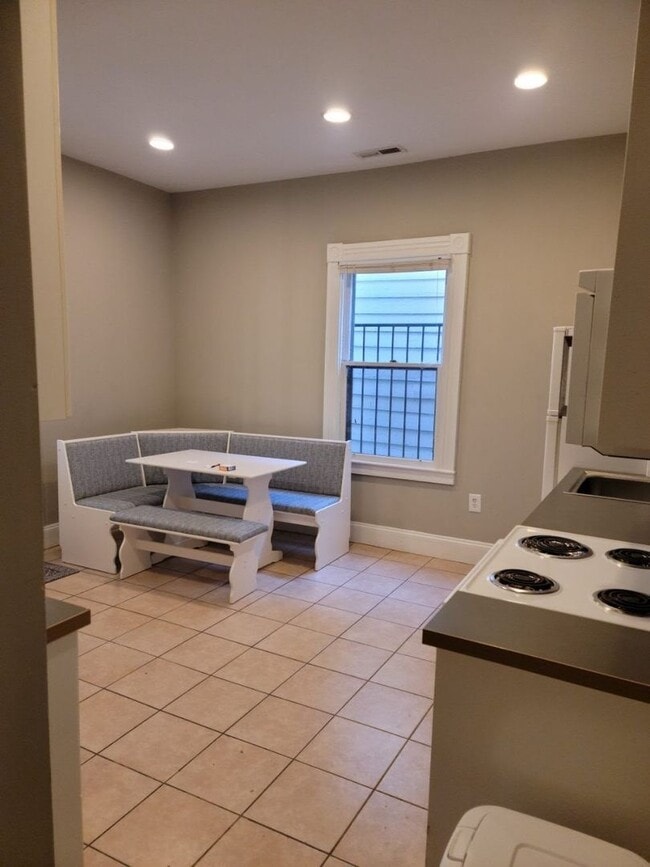 Building Photo - 3412 E Marshall St