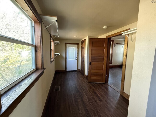 Building Photo - 116 W North St