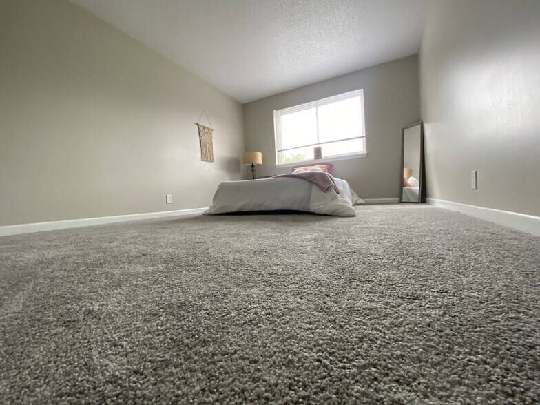 Building Photo - 1005 Hickory Hill Ln