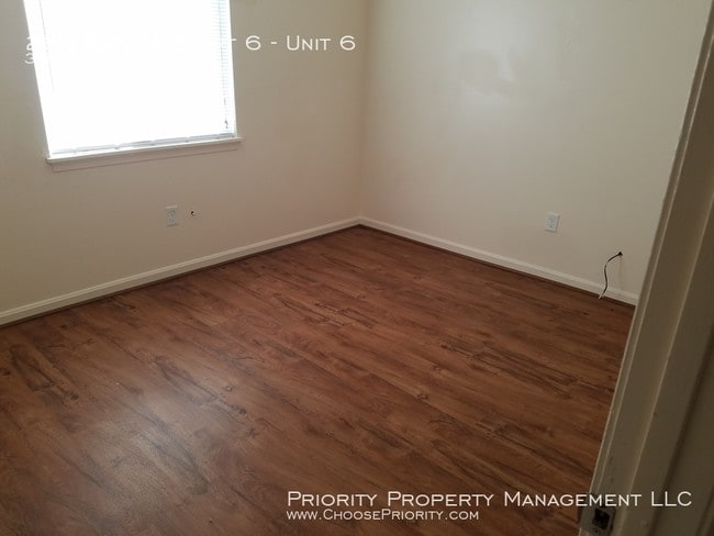 Building Photo - 3BR 1BA Apartment Style Unit, Standardsville