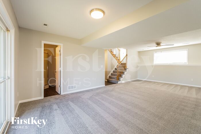 Building Photo - 1114 Camelot Dr