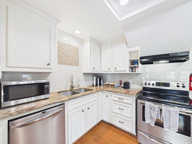 Building Photo - 5110 Academy St