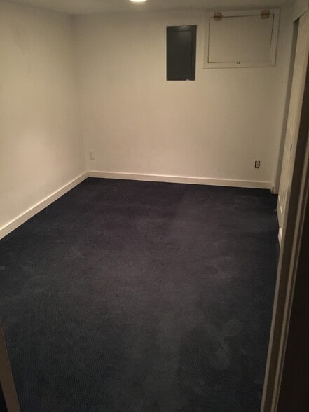 Building Photo - 13304 NE Glisan St