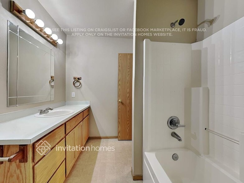 Building Photo - 17302 26th Ave E