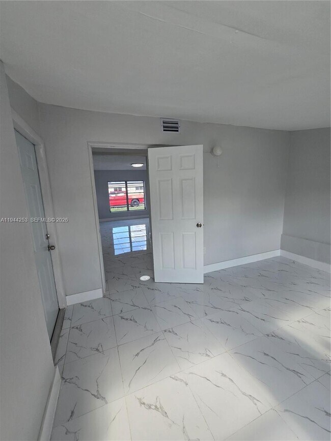 Building Photo - 1320 NE 211th Terrace