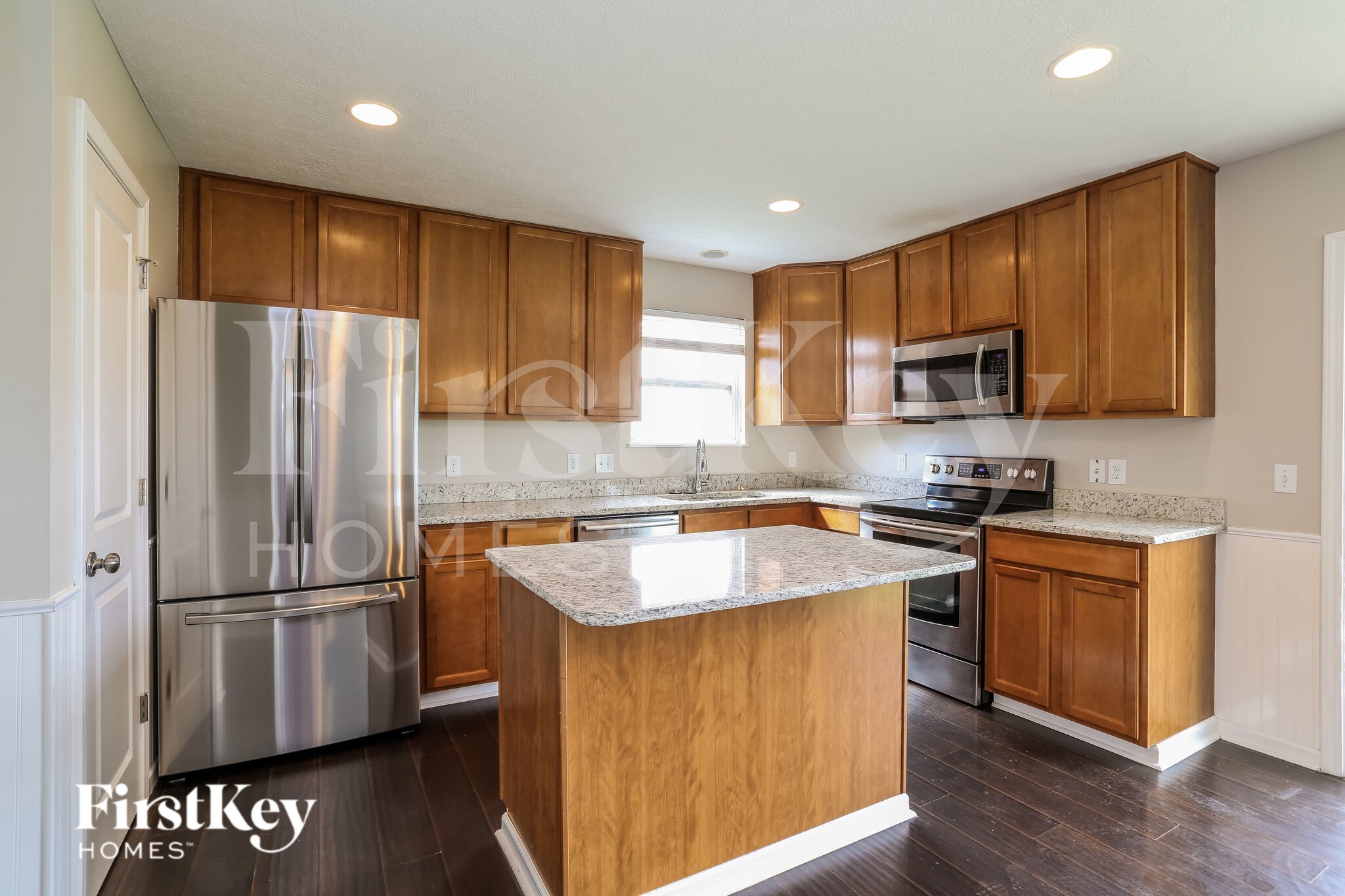 Building Photo - 194 Silver Maple Dr