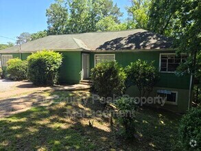 Building Photo - 111 Hollyberry Ln