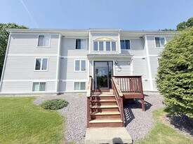 Building Photo - 330 Sunderland Rd