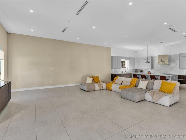 Building Photo - 6122 SW 173rd Way