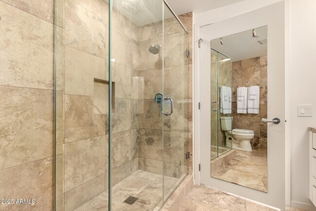 Building Photo - 7131 E Rancho Vista Dr