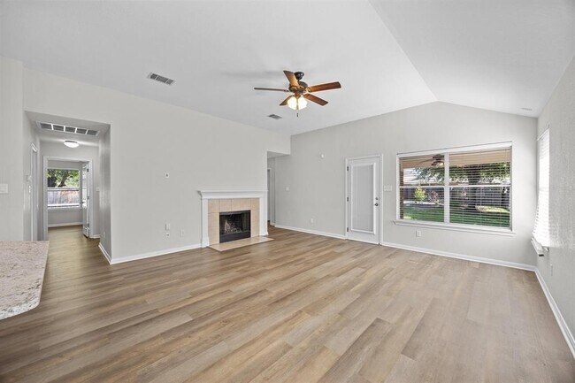 Building Photo - 806 Broken Trace Ct