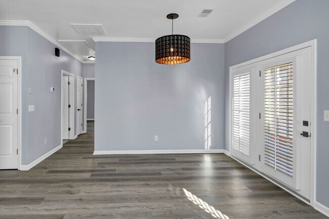 Building Photo - Updated All-Brick Patio Home – Minutes from I-20