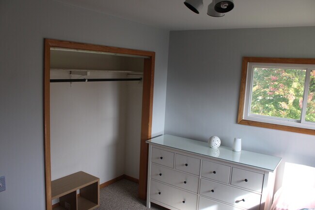 Building Photo - 5039 W Clayton Rd