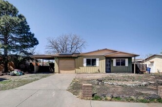 Building Photo - Charming 3 Bedroom 1.5 Bathroom Home In The NE!