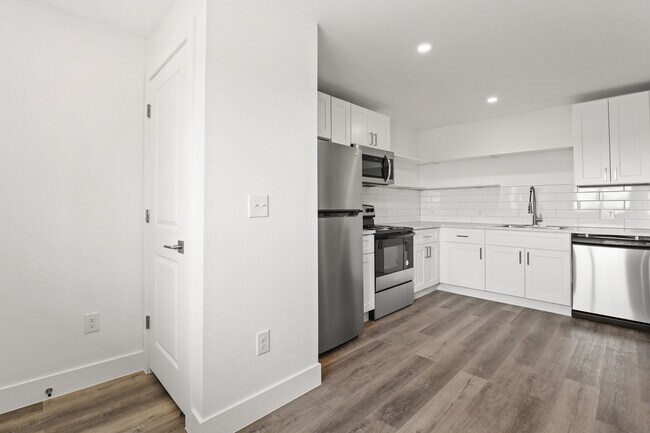 Floorplan - Eleven8 Apartments