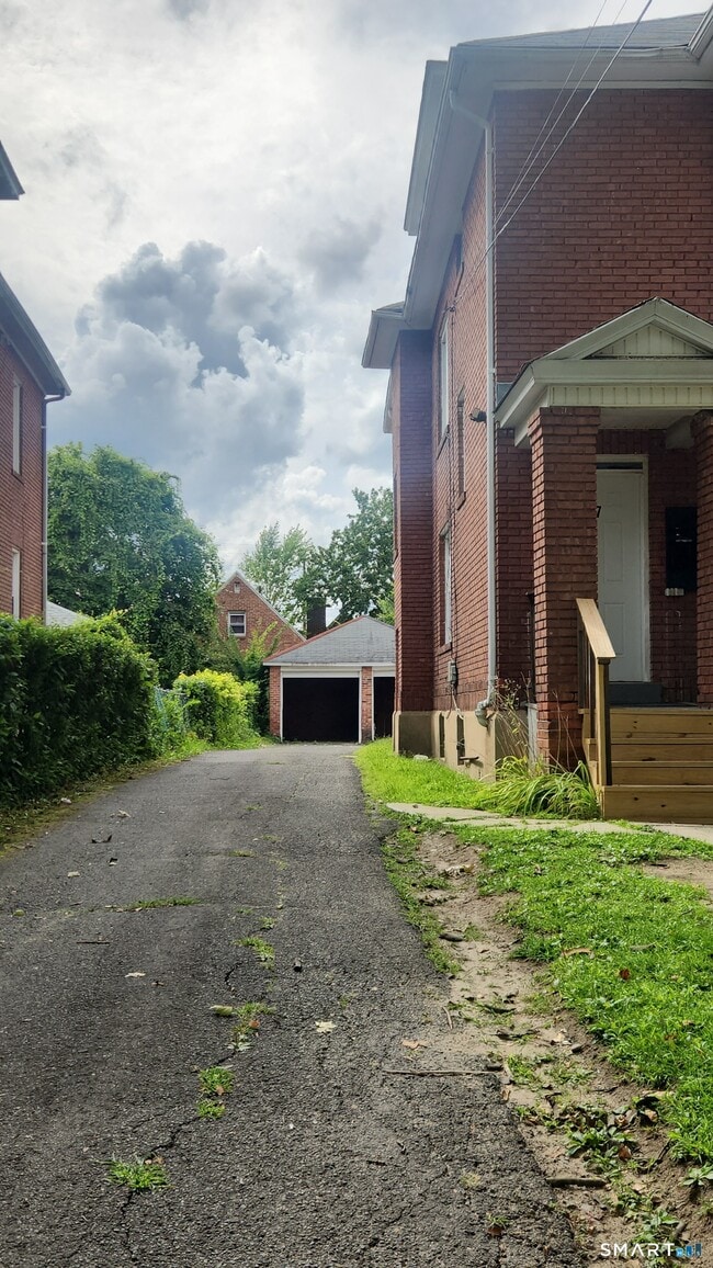 Building Photo - 67-69-69 Westbourne Pkwy