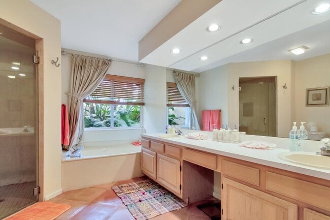 Building Photo - 13725 Folkestone Cir