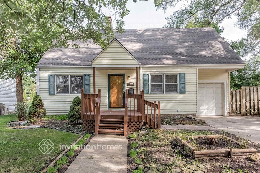 Primary Photo - 1221 Oneida St
