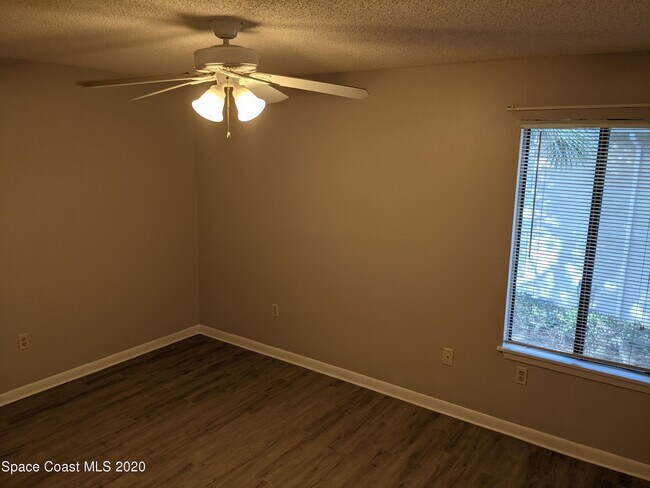 Building Photo - 3510 Sable Palm Ln
