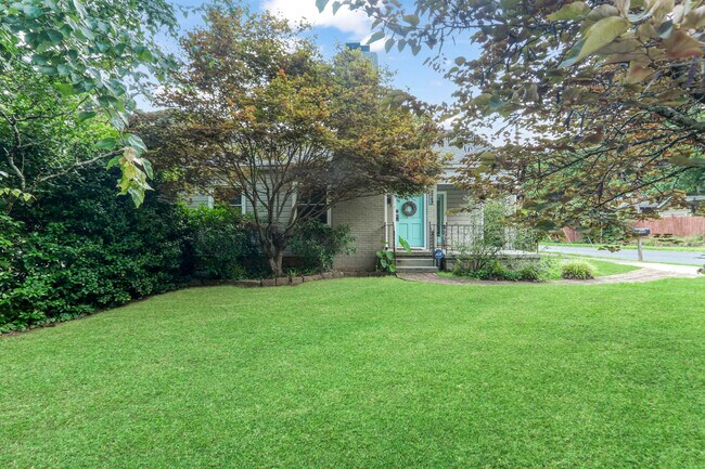 Building Photo - 2489 Semmes St