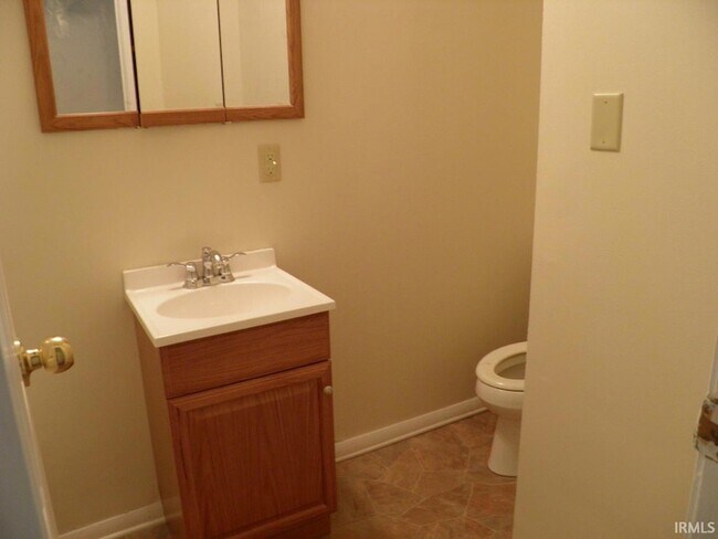 Building Photo - 3501 N Kingsley Dr