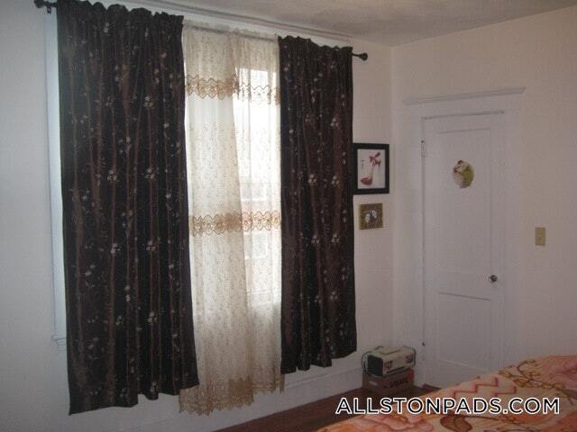 Building Photo - 15 Scottfield Rd