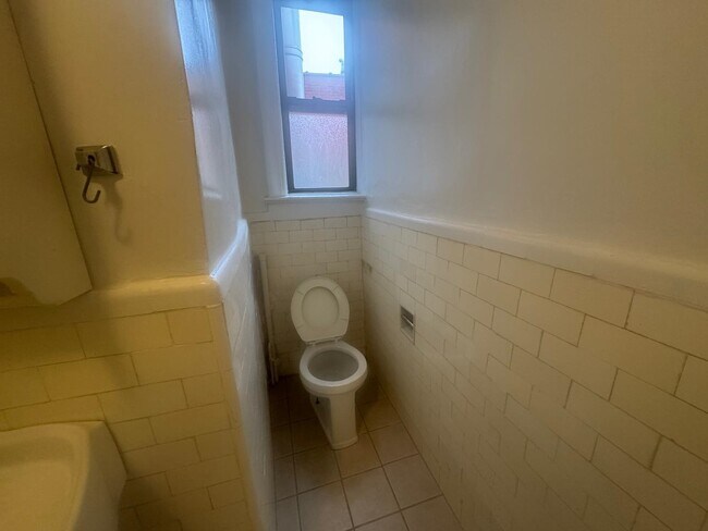 Building Photo - 35-39-39 Fulton St