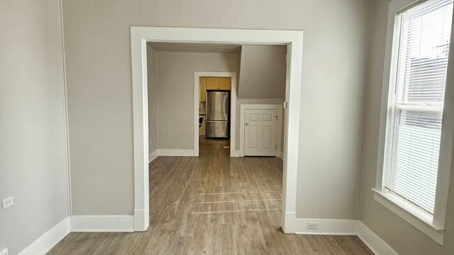 Building Photo - Super cute Duplex in Heart of Tacoma (Lower Unit)