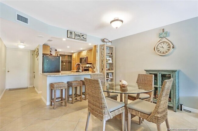 Building Photo - 10600 S Ocean Dr