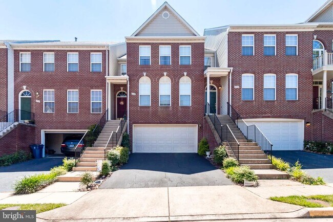 Building Photo - 6328 Dunman Way