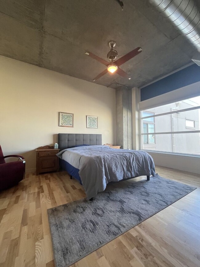 Building Photo - Available May 10th, 2025-Beautiful and Spa...