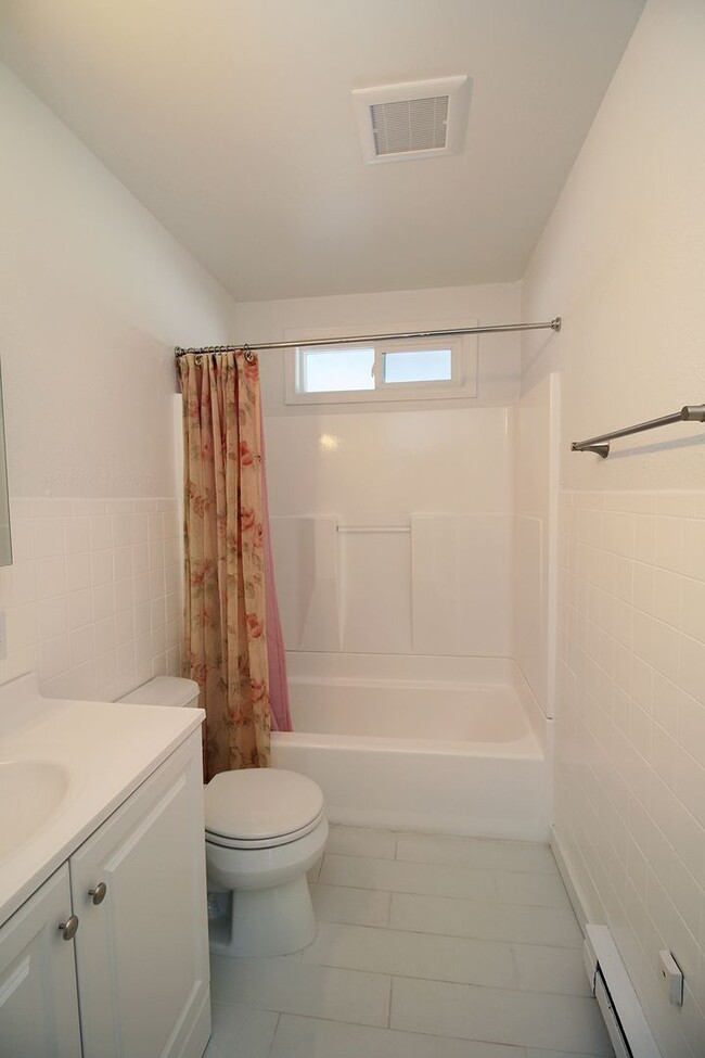 Building Photo - 4736 SE 99th Ave