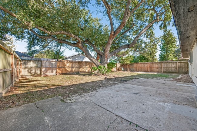 Building Photo - 11434 Loyola Dr