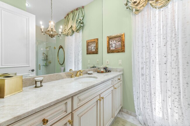 Building Photo - 17665 Middlebrook Way