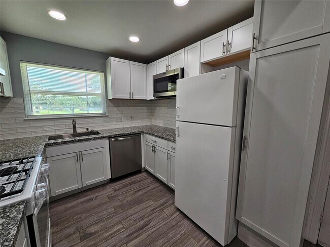 Building Photo - 2603 Peach Tree Ln