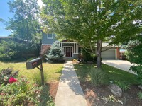 Building Photo - Updated 4 Bed 3.5 Bath Craftsman Style Hom...